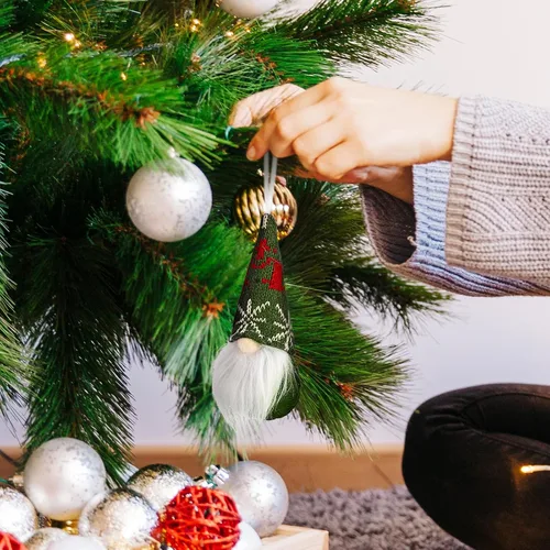 Vista 9 de TOYANDONA 6 gnomos verdes colgantes para árbol de Navidad, gnomos suecos de felpa, decoraciones de Navidad para decoración de fiesta de árbol