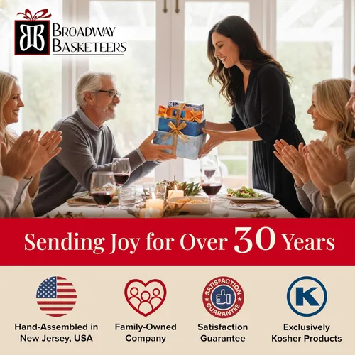 Vista 6 de Set aperitivos para regalo Snack Heaven, marca Broadway Basketeers Surtido de dulces aperitivos para cumpleaños, simpatía, agradecimiento