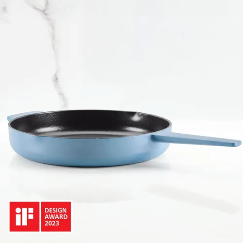 Vista 3 de KitchenAid Sartén/sartén de hierro fundido esmaltado con mango auxiliar y boquillas de vertido, 12 pulgadas, terciopelo azul