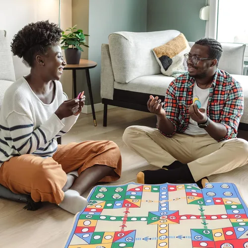 Vista 2 de NUOBESTY Alfombra de ajedrez voladora con 16 piezas de ajedrez y dados para padres e hijos, juego de mesa familiar para fiestas, viajes, 33.85 x