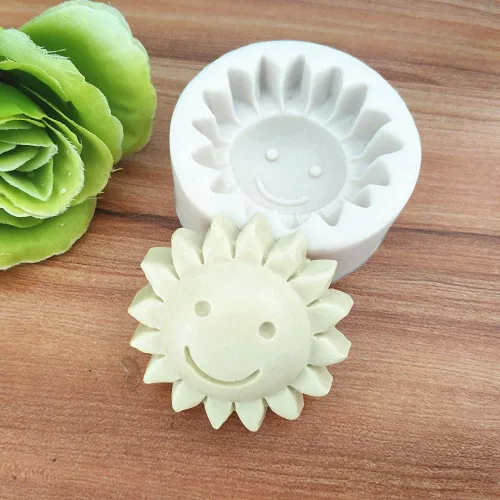 Vista 4 de Molde de silicona para jabón de cara sonriente del sol, molde de caramelo de chocolate con flores de sol, herramienta de decoración de pasteles
