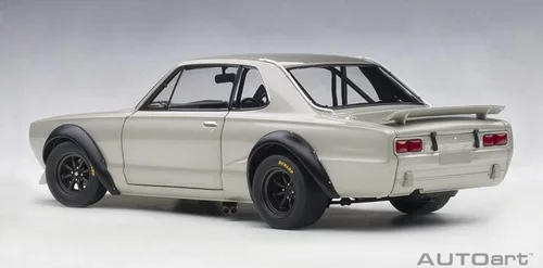 Vista 2 de Autoart 87277 1972 Nissan Skyline GT-R (KPGC-10) Racing Silver Millennium 1/18 Diecast Model Car