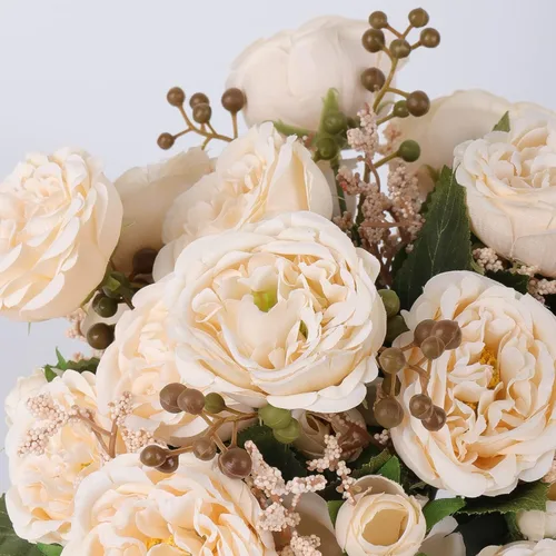 Vista 5 de Flores artificiales de seda, ramo de peonías sintéticas beige, 4 paquetes de arreglos florales para decoración de casa de campo, centro de mesa