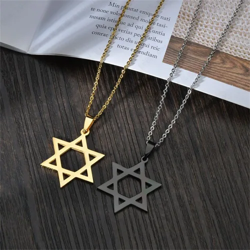 Vista 2 de Pingyongchang Collar de acero inoxidable con dije de estrella de David chapado en oro, gargantilla simple y moderna, regalo para mujer