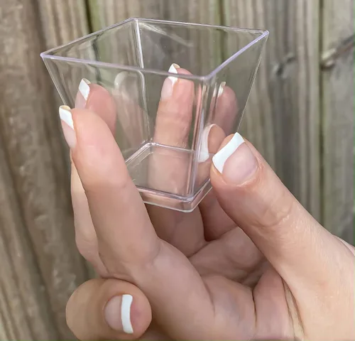 Vista 3 de Vasos de postre de plástico cuadrado transparente, mini cubo de 2 onzas, paquete de 40