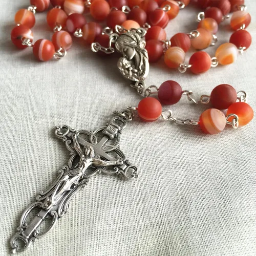 Vista 3 de elegantmedical Hecho a mano Tibet ágata roja/cornalina cuentas católicas 5 Décadas Santa María Niño Rosario Collar Cruz Crucifijo y caja de regalo