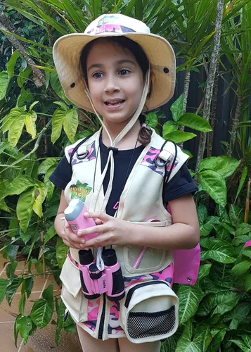 Vista 8 de Safari Kidz Outdoor Explorer Kit Conjunto de chaleco y sombrero de camuflaje naranja y rosa, aventuras de la naturaleza en el patio trasero