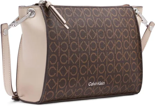 Vista 2 de Calvin Klein Reyna Crossbody, Logotipo marróncaquihongo