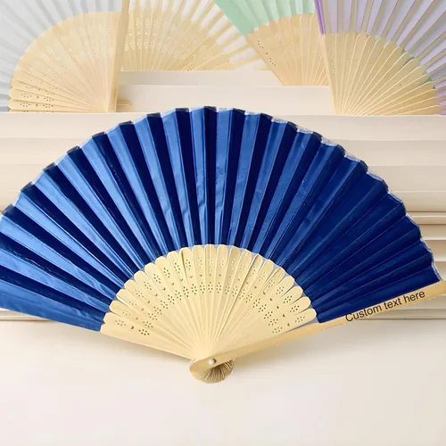 Vista 9 de Ventilador de seda plegable personalizado, abanicos de bambú personalizados para invitados de boda, despedida de soltera, baile, fiesta, decoración