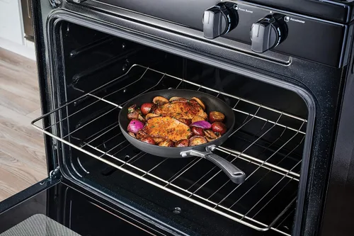 Vista 7 de Calphalon Juego de utensilios de cocina antiadherentes de 10 piezas, ollas y sartenes negras con asas de acero inoxidable que se mantienen frías