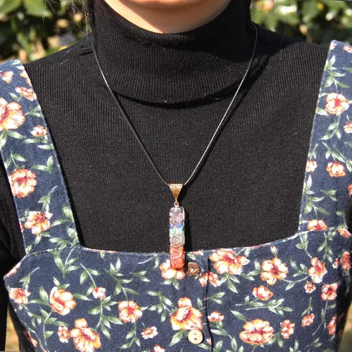 Vista 13 de Orgone Chakra Pendant 7 Chakra Stones Necklace Orgonite Pendant with Adjustable Cord Crystals Necklace for Women Men