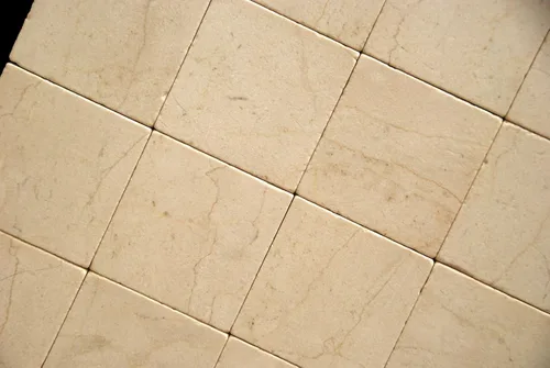 Vista 2 de Crema Marfil 4X4 - Azulejo de mármol
