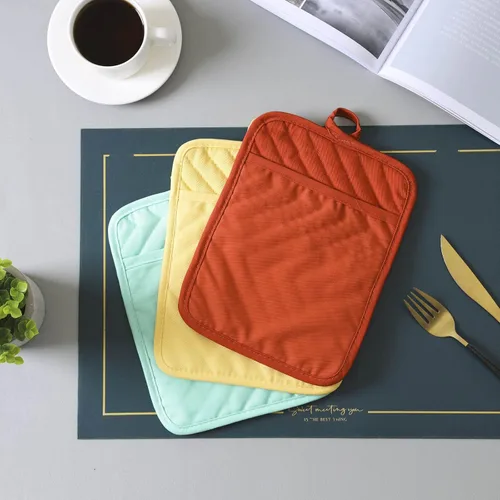 Vista 6 de Anyi Juego de soportes para ollas y guantes de horno de 7 x 9 pulgadas, resistentes al calor, de algodón, con bolsillo para ollas, características