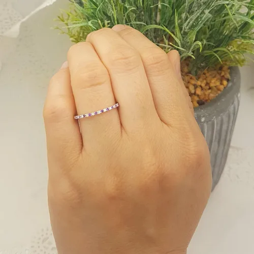 Vista 6 de Dazzlingrock Collection Alianza de boda apilable redonda de amatista y diamante blanco para mujer en oro