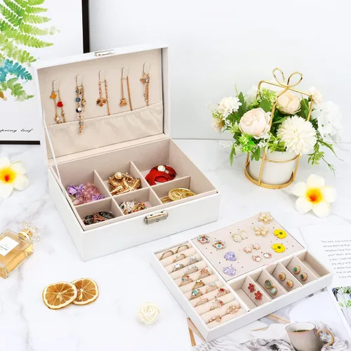 Vista 7 de DesignSter Joyero organizador con cerradura, 2 capas de piel sintética, soporte de joyería con bandeja extraíble para collares, aretes, anillos