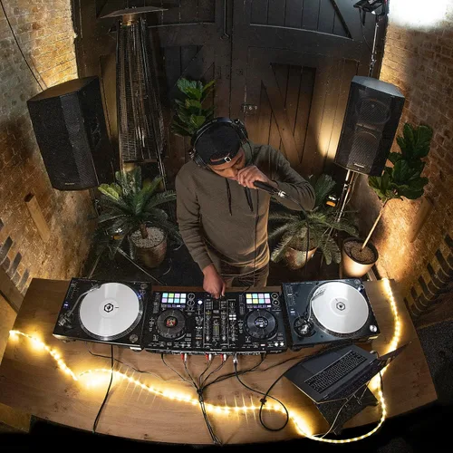 Vista 12 de Pioneer DJ - Control de DJ, Rekordbox DJ, DDJ-800, 2 bandejas