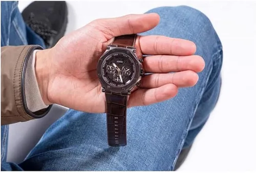 Vista 8 de GUESS US - Reloj multifunción de cuero marrón para hombre Cuero marrón
