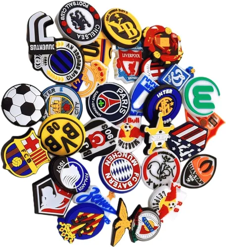 Vista 2 de 32 dijes deportivos de PVC para equipo de fútbol, para adolescentes, decoración para zapatos, sandalias, pulseras, adornos, regalo para niños