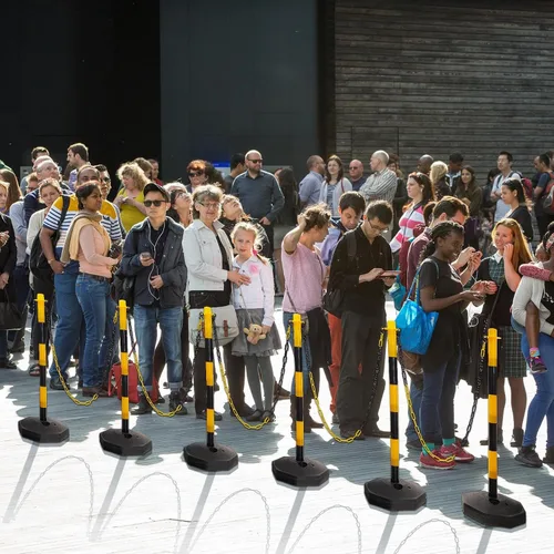 Vista 7 de Konohan Paquete de 6 delineadores de cono de estacionamiento de 34 pulgadas, juego de puntal de plástico para poste de tráfico, barrera de blanco