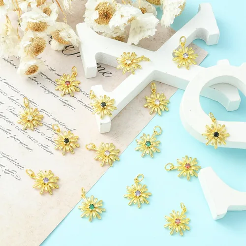 Vista 5 de Ipotkitt - 20 piezas de dijes de cobre con circonita cúbica micropavé en forma de flor con anillo de salto, dijes con forma de planta y flor