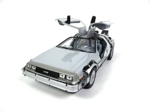 Vista 6 de OPO 10 - Coche Delorean de La Película Regreso al Futuro II - Escala 1:24-22441W
