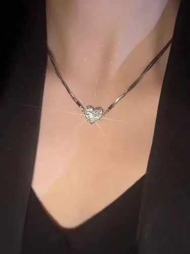 Vista 5 de ADOORO Colgante de amor magnético de doble cara con diamantes de doble cara, collar de pareja con imán creativo, collar magnético