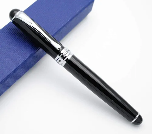 Vista 8 de Pluma estilográfica JINHAO X750 de punta M (Negro con acabado mate)
