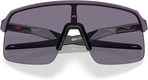 Vista 5 de Oakley OO9463 Sutro Lite - Gafas de sol rectangulares para hombre Berenjena mate/gris Prizm