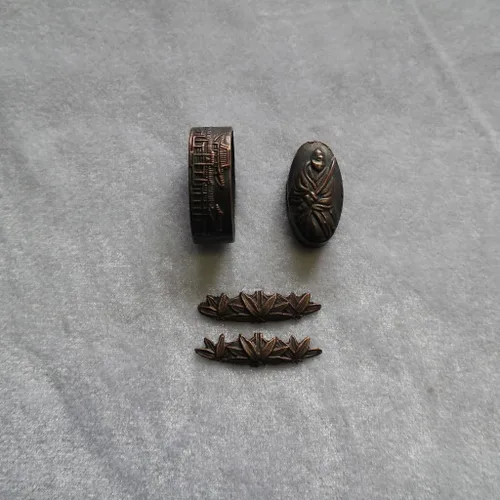 Vista 32 de Espada samurái japonesa KOSHIRAE – Fuchi Kashira Menuki 01-77