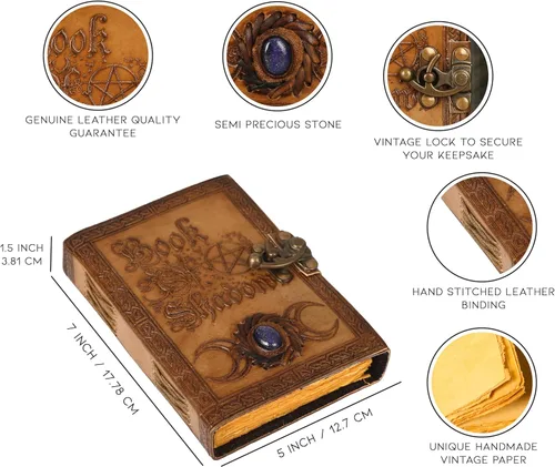 Vista 2 de Book of Shadows - Diario Grimorio – 200 páginas de papel antiguo con borde deckle con triple luna, pentagrama, cubierta de cuero con cierre