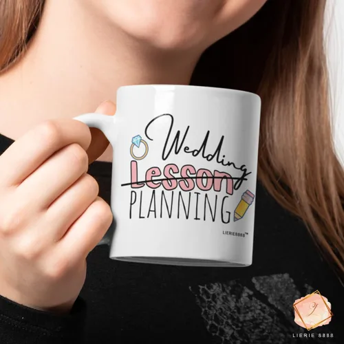 Vista 6 de Taza de planificación de lecciones de boda para profesores, regalos para novia, taza de café de compromiso