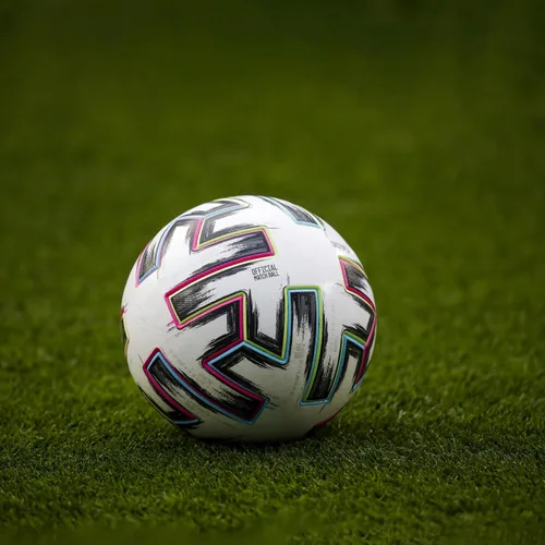Vista 5 de Balón de fútbol de la Copa Euro Tamaño 5 – Réplica europea premium de la pelota de partido para entrenamiento, juego, y para los entusiastas