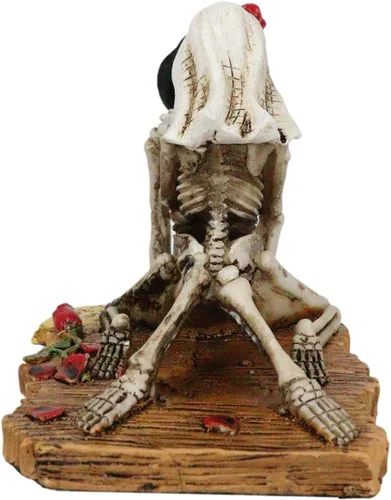 Vista 3 de Ebros Gift Love Never Dies Castaway Sea Stranded Wedding Skeleton Pareja Sexo en la playa Figura Día de los Muertos Halloween Decorativo San