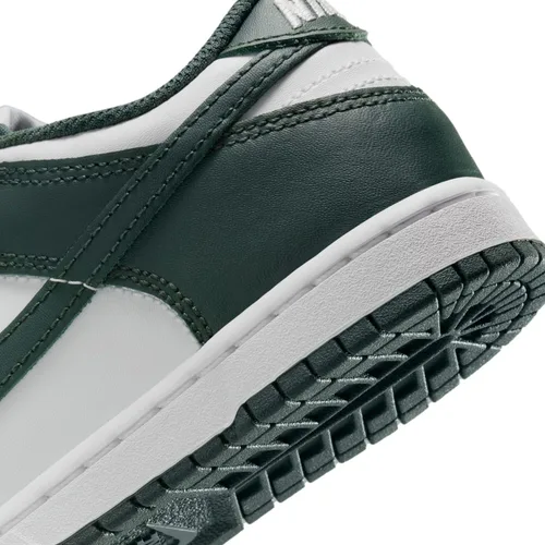 Vista 697 de Nike Kid's Dunk Low Sneaker