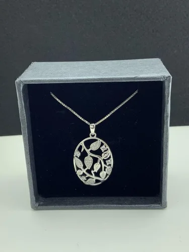 Vista 2 de SILVERCLOSEOUT Collar de plata de ley con circonita cúbica y hiedra y vid para mujeres adultas y adolescentes, Plata esterlina, Circonia cúbica