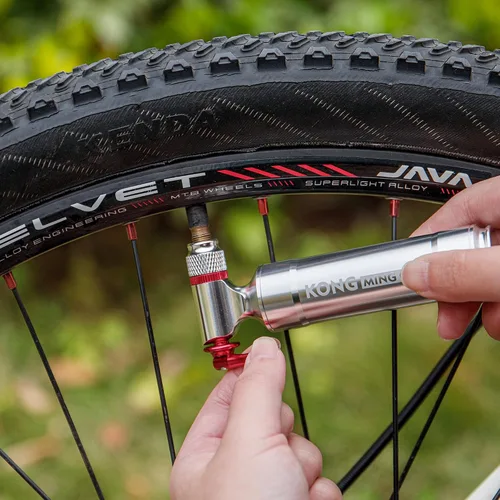 Vista 2 de Kits de inflado de CO2, compatible con válvulas Presta y Schrader, bomba de neumáticos de bicicleta de CO2 para bicicletas de montaña y carretera