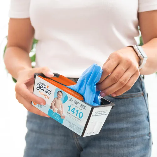 Vista 11 de Diaper Genie Recarga fácil de enrollar 30 bolsas por recambio Capacidad para hasta 1410 pañales para recién nacidos Control de olores Bolsas