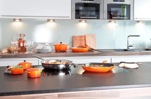 Vista 3 de Sartén parrilla Le Creuset, cuadrada, de hierro fundido esmaltado de 10 1/4 pulgadas, Llama