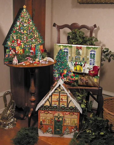 Vista 2 de Byers' Choice Figura de Cantares Navideños de la Casa de Adviento AC01 de la Colección de Calendarios de Adviento