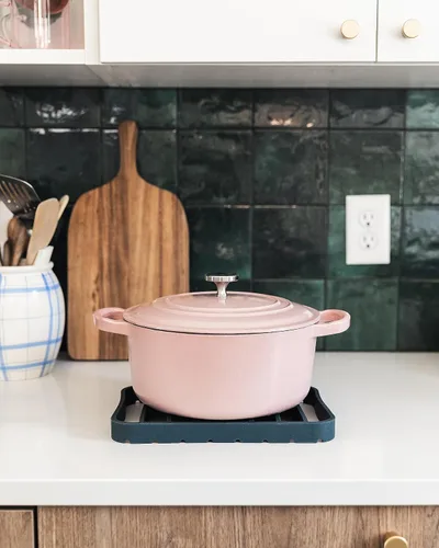 Vista 5 de The Silicone Kitchen Asador de silicona extra grande, apto para lavavajillas, sin BPA, no tóxico, 7 x 10.75 pulgadas, azul marino, paquete de 2