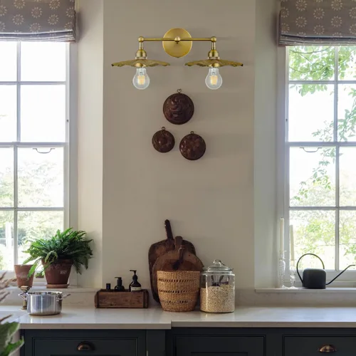 Vista 6 de PASSICA DECOR Lámpara de pared con cable de 2 cabezales, lámpara de pared para interiores, latón antiguo, 2 luces con pantalla de flores, accesorio