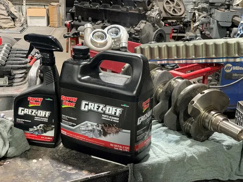 Vista 3 de Spray Nine Limpiador/desengrasante de calidad industrial 3.78 L / 0.79 G