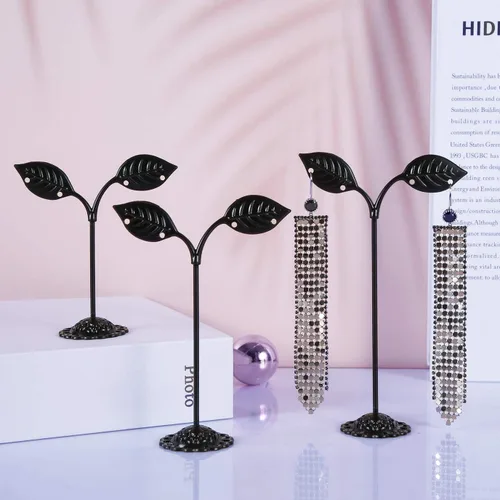 Vista 2 de AUTODECO Soporte de pendientes negro desmontable de metal para exhibición de aretes para fotografía, accesorios de joyería, exhibición, armario