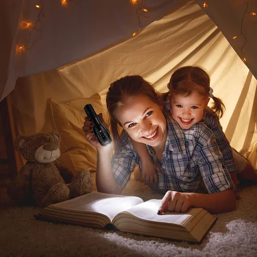 Vista 7 de Whaply Linternas LED, paquete de 2 linternas tácticas, luces de alto lúmenes con 6 pilas AAA, portátil, impermeable, con zoom con 5 modos