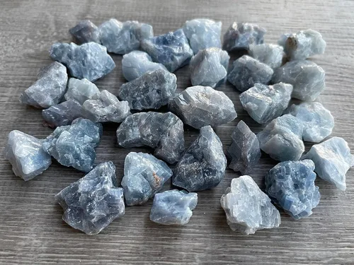 Vista 9 de Calcita al por mayor piedras naturales ásperas pequeñas, cristales crudos de calcita (calcita azul, 0.25 libras)
