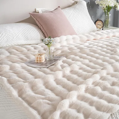 Vista 2 de Manta de Tiro de Piel Sintética Color Hueso para Sofá, Manta Suave y Esponjosa de Burbujas para Cama y Sofá, Manta Gruesa y Cálida de Felpa Difusa