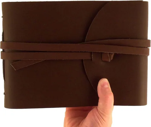 Vista 5 de Álbum de fotos rústico de cuero genuino con caja de regalo, páginas estilo álbum de recortes, capacidad para 100 fotos de 4 x 6 o 5 x 7 pulgadas