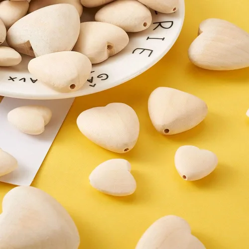 Vista 7 de KISSITTY 60 cuentas de corazón de madera natural, 3 tamaños, forma de corazón, sin pintar, cuentas espaciadoras de madera con agujero de 0.079