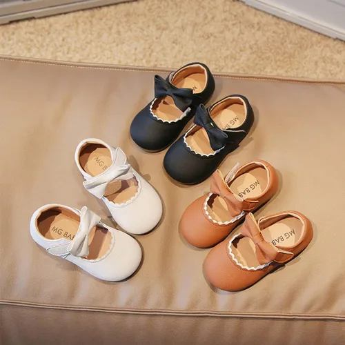 Vista 2 de Peyarlie Zapatos de vestir para niña pequeña, Mary Jane bailarina, zapatos planos para fiesta, escuela, con lazo, boda, princesa