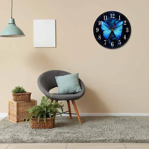 Vista 6 de Mxocom Reloj de pared de mariposa azul con grandes alas, mariposa volando a través del cielo estrellado, reloj silencioso sin tictac de 10 pulgadas